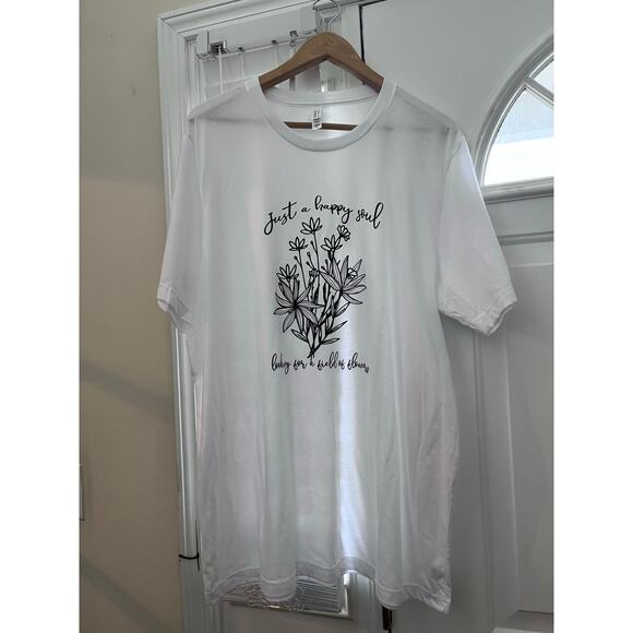 Bella Canvas White ‘Just A Happy Soul Looking For A Field of Flowers’ Tee 2XL - Picture 7 of 10